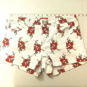 Guess Rose Pattern 3 in inseam shorts